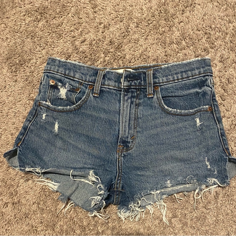 Abercrombie & Fitch Mid Rise Mom Short